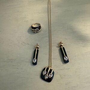 Elegant Black and Gold Jewelry Set